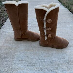 UGG 1016227 Bailey Button Triplet II Size 10 Women's Boots - Chestnut